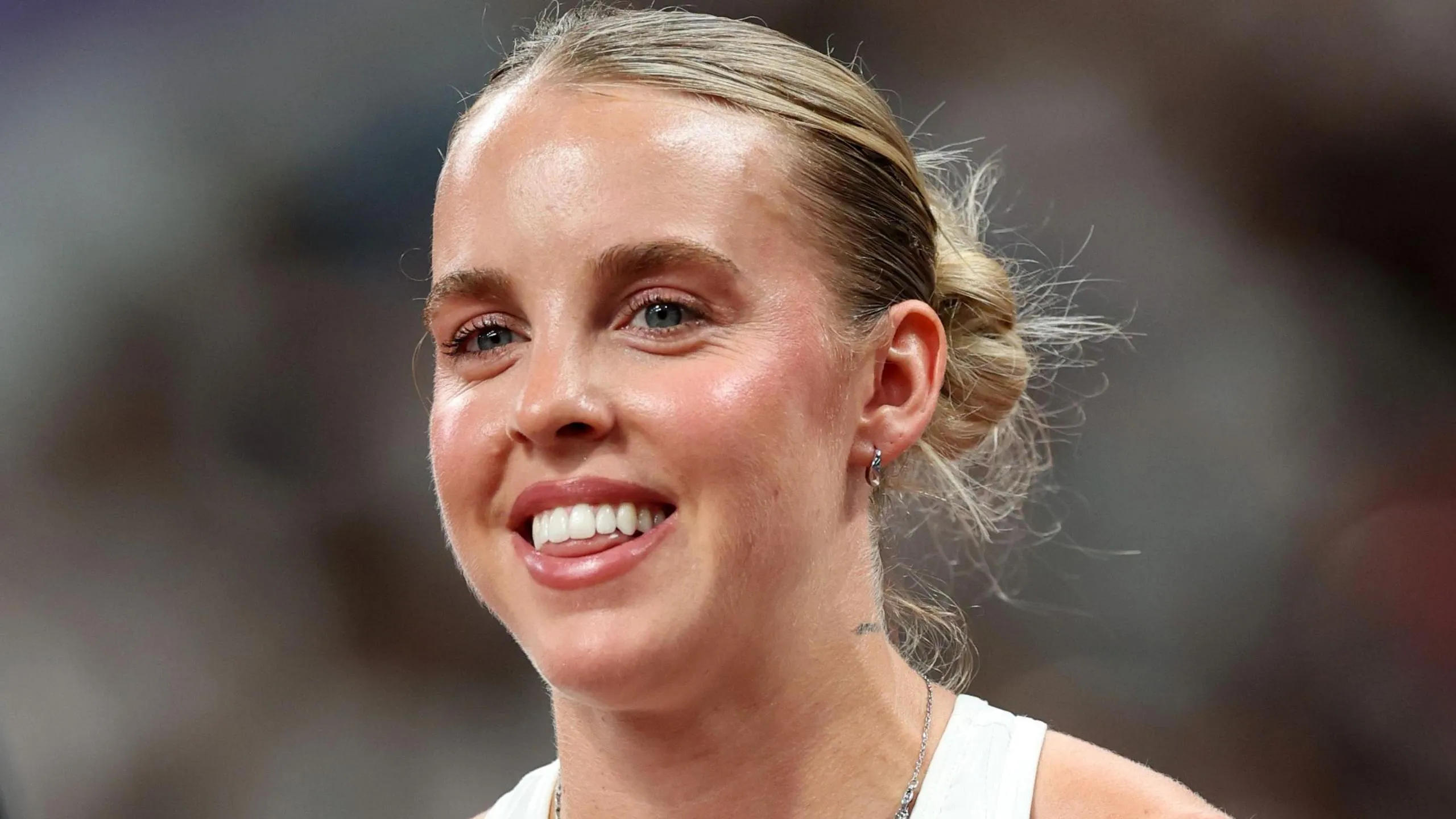 Hodgkinson Kicks off World Title Bid with Winning Start